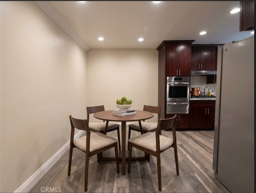 5354 Lindley 204