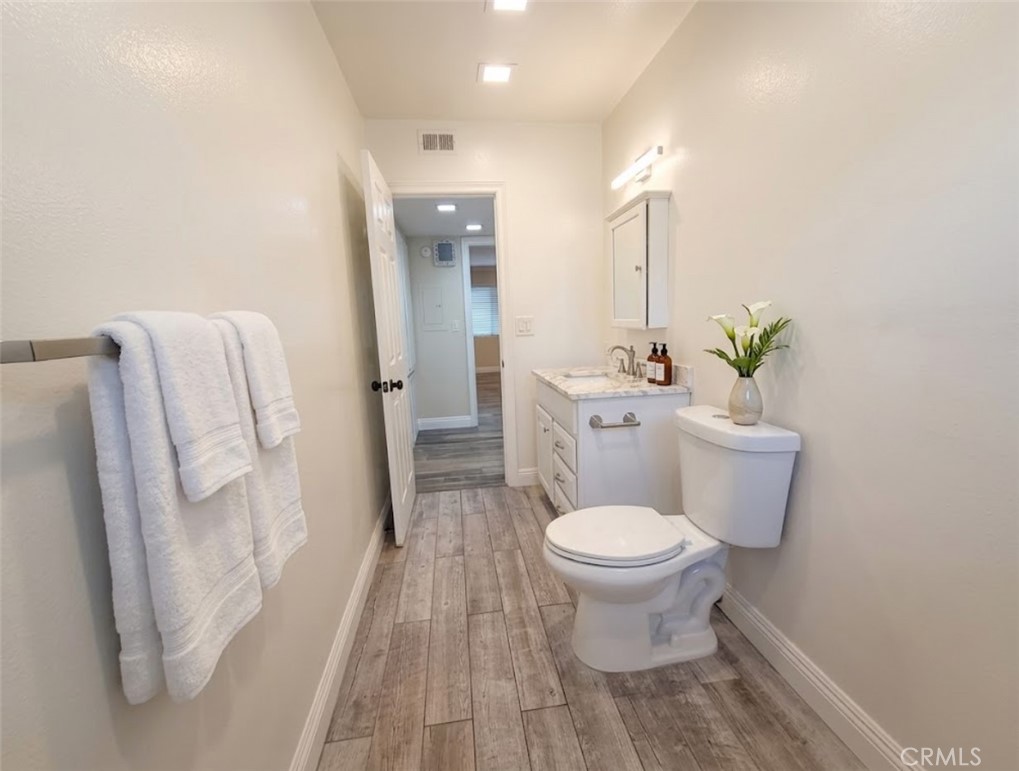 5354 Lindley 204