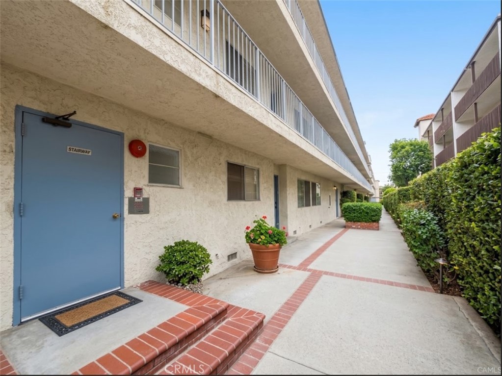 5354 Lindley 204