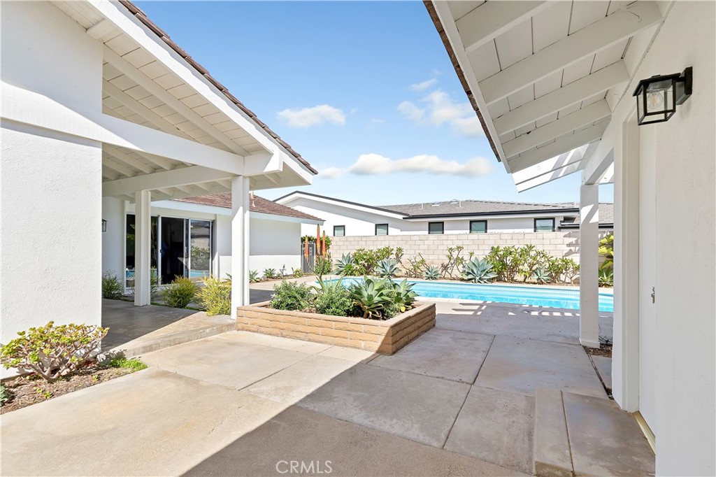 1233 Outrigger Drive