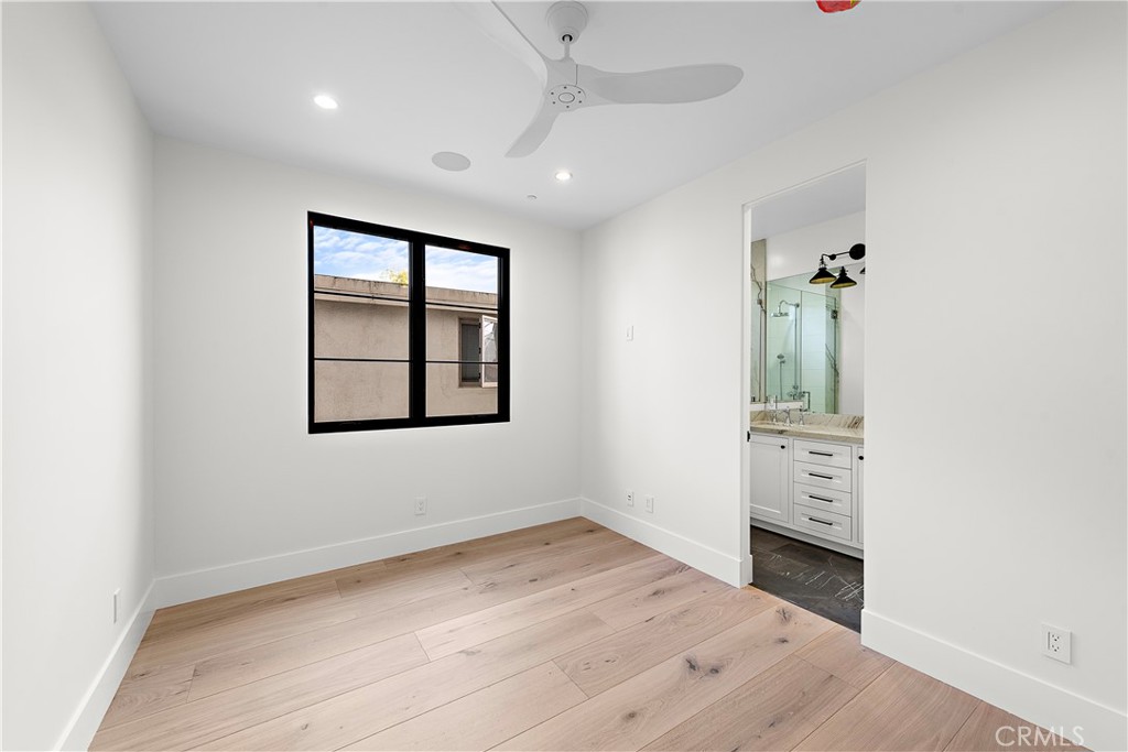 434 1/2 Goldenrod Avenue