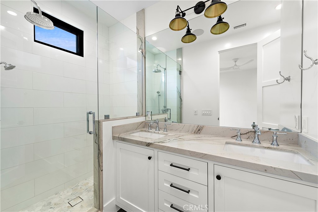 434 1/2 Goldenrod Avenue