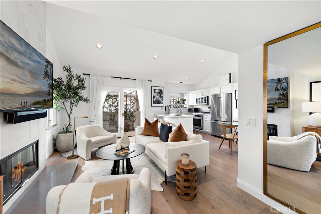 718 1/2 Marguerite Avenue