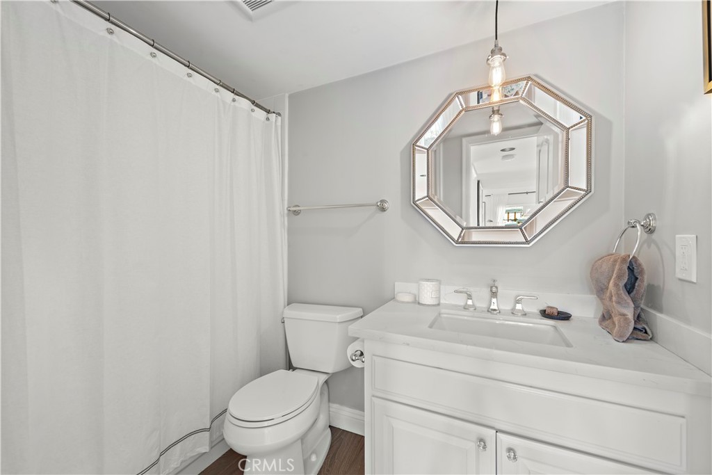 718 1/2 Marguerite Avenue