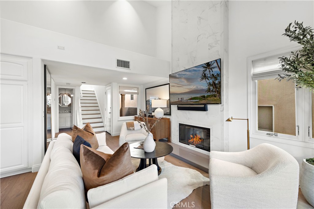 718 1/2 Marguerite Avenue