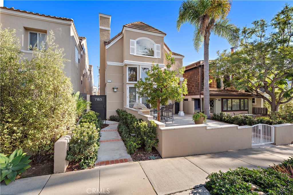 718 1/2 Marguerite Avenue