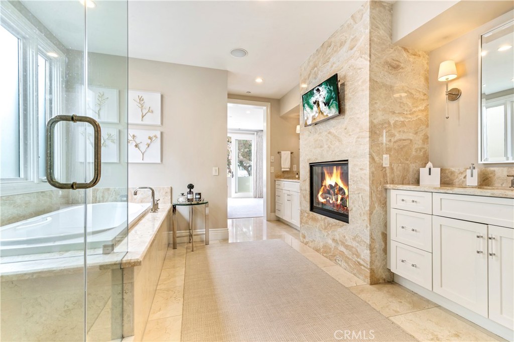 218 Narcissus Avenue