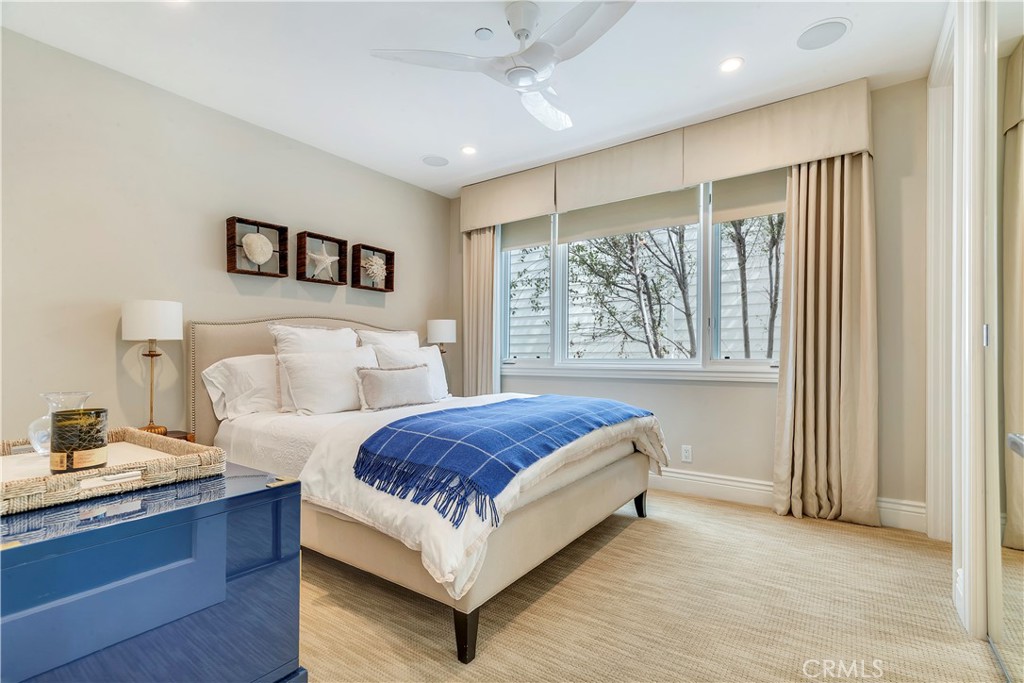 218 Narcissus Avenue