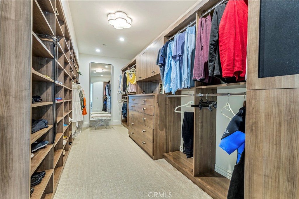 218 Narcissus Avenue