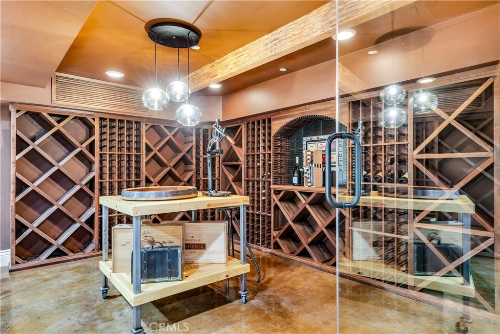 218 Narcissus Avenue