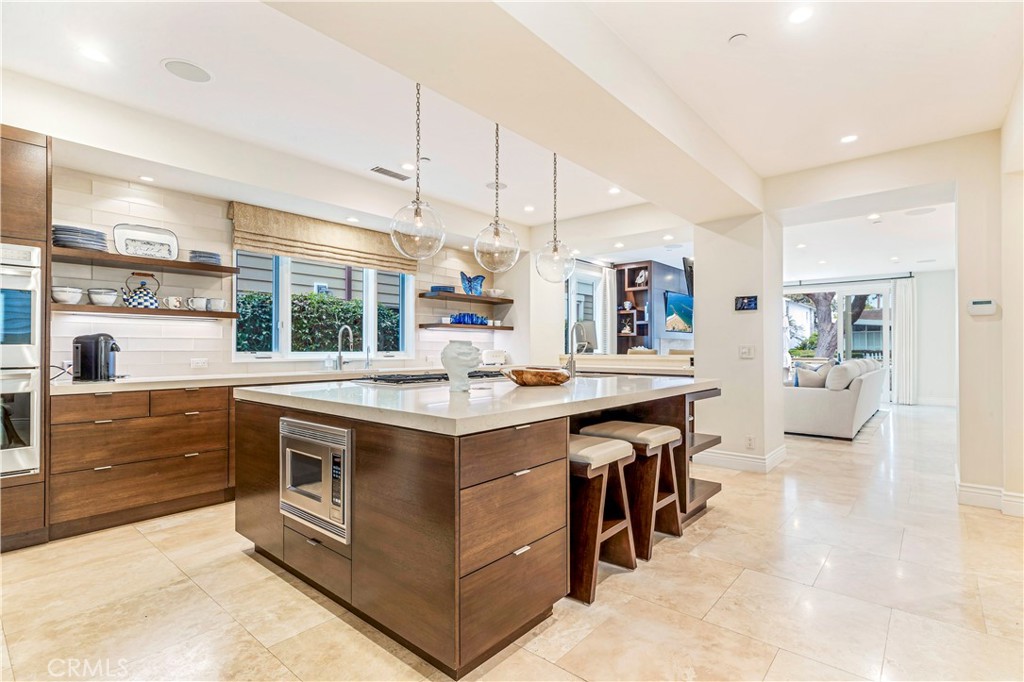 218 Narcissus Avenue