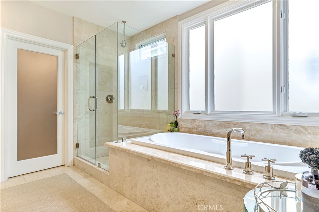 218 Narcissus Avenue