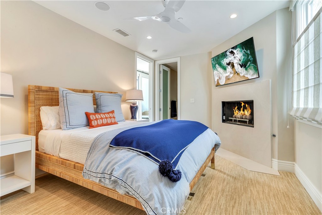 218 Narcissus Avenue