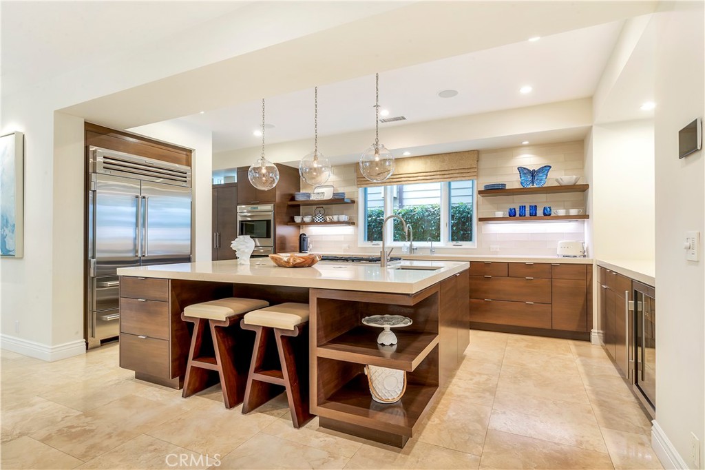 218 Narcissus Avenue