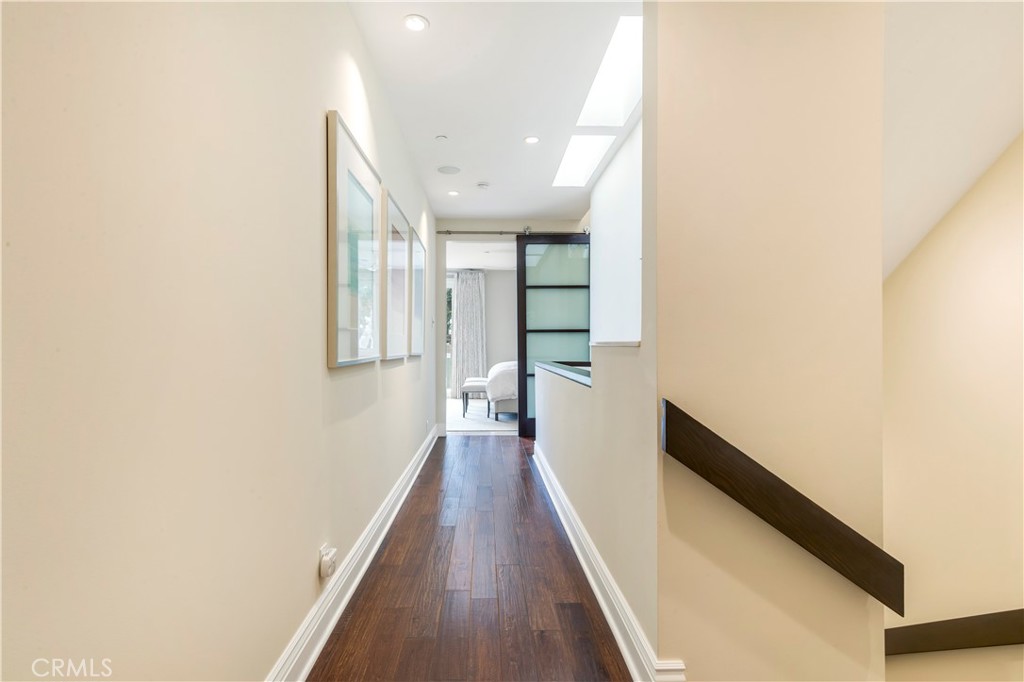 218 Narcissus Avenue