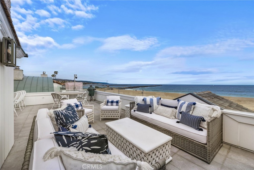 2148 E Oceanfront