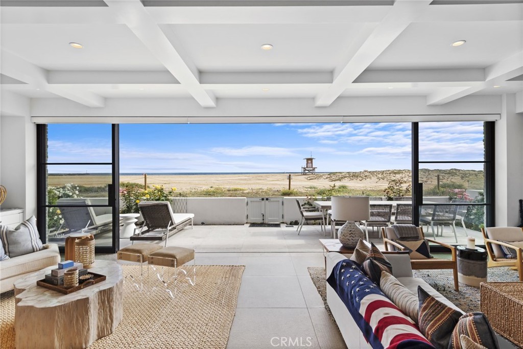 2148 E Oceanfront