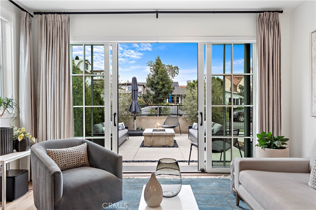 613 Narcissus Avenue