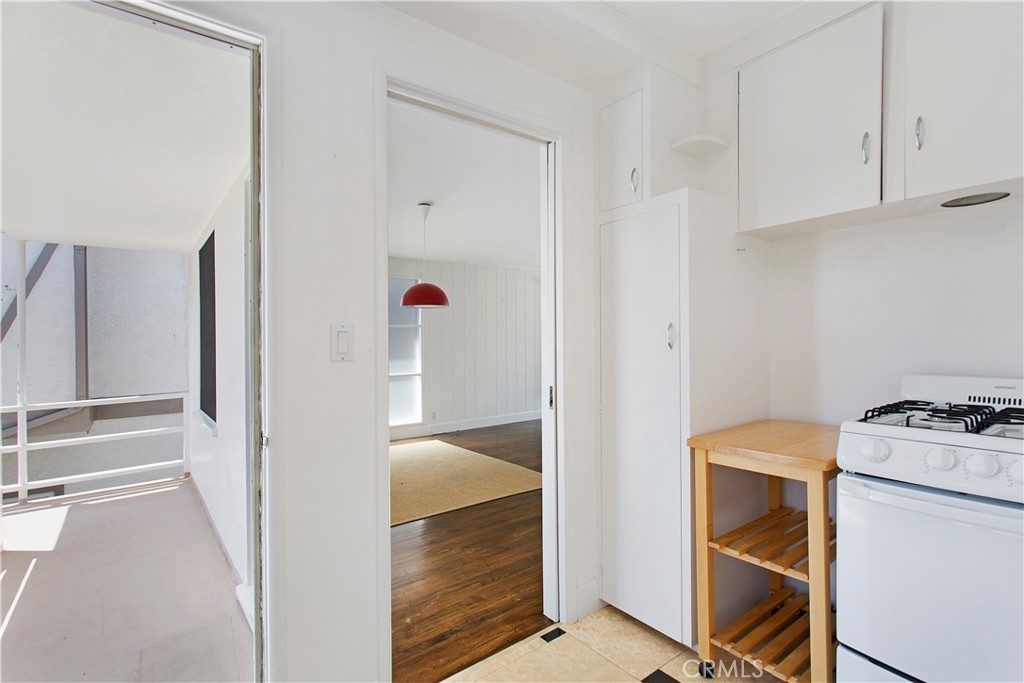 413 1/2 Dahlia Avenue