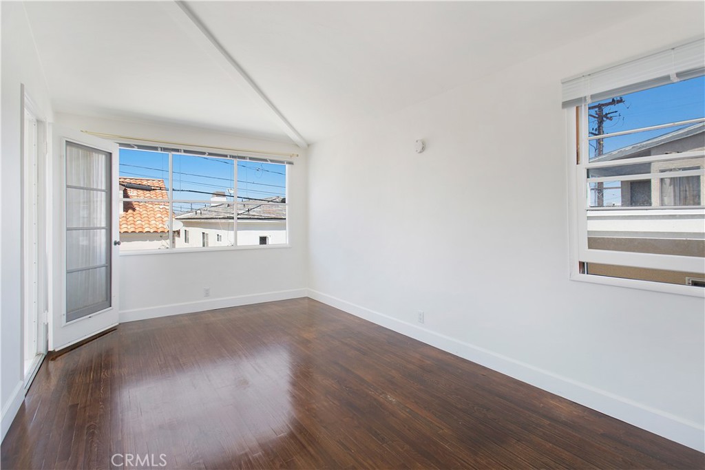 413 1/2 Dahlia Avenue