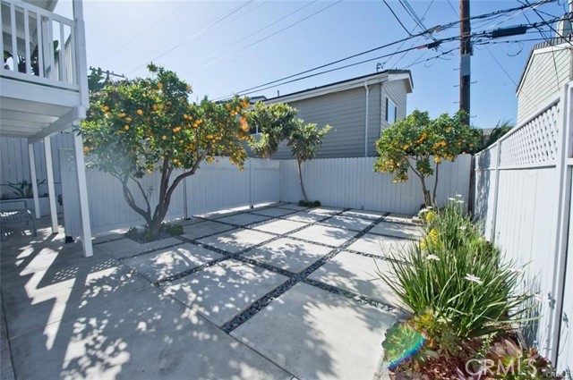 817 Calle Puente Unit: B