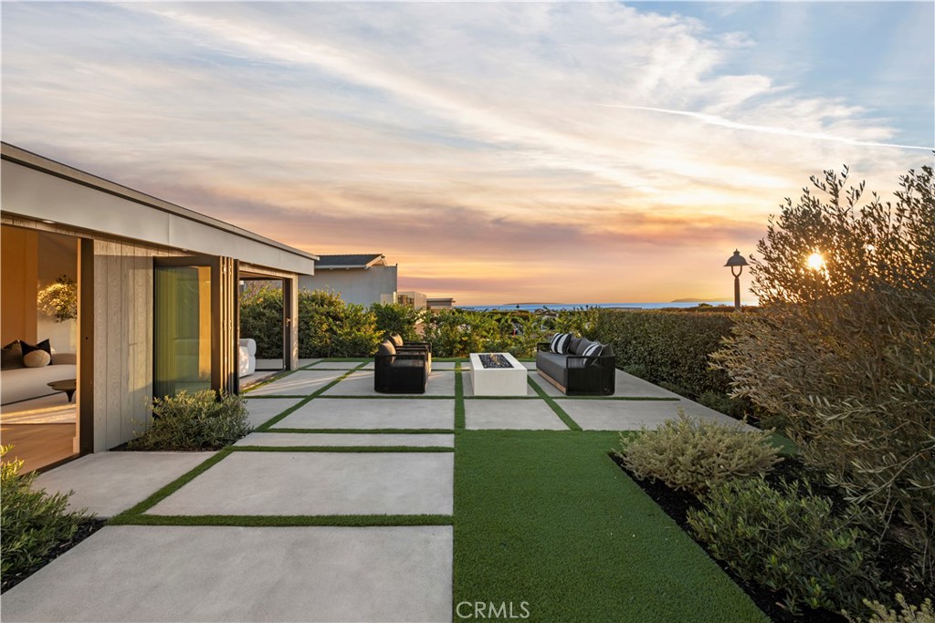 1120 White Sails Way