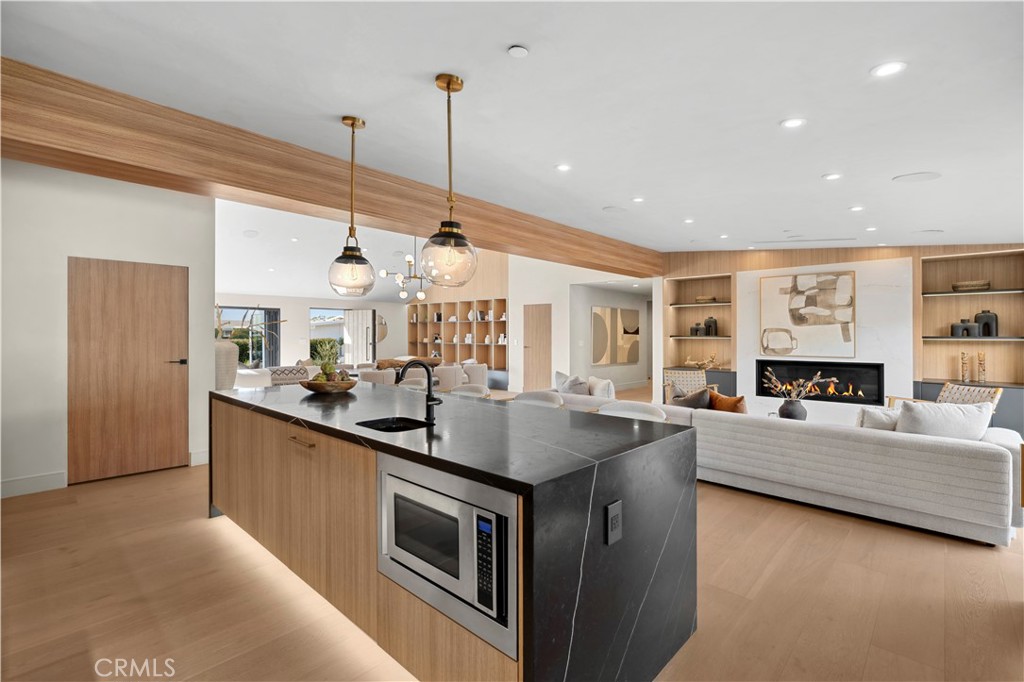 1120 White Sails Way