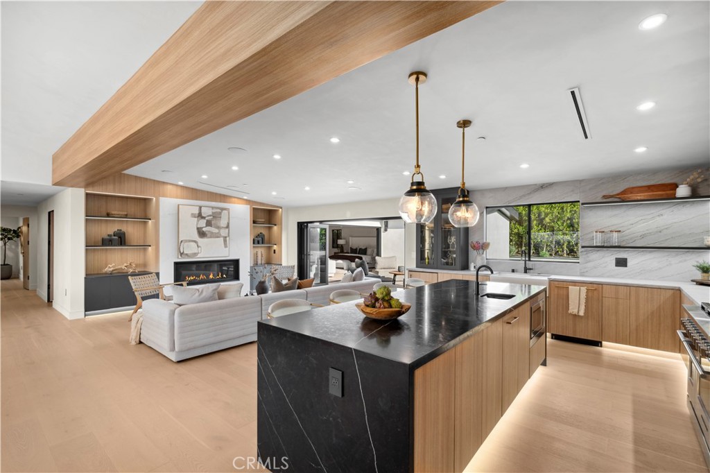 1120 White Sails Way