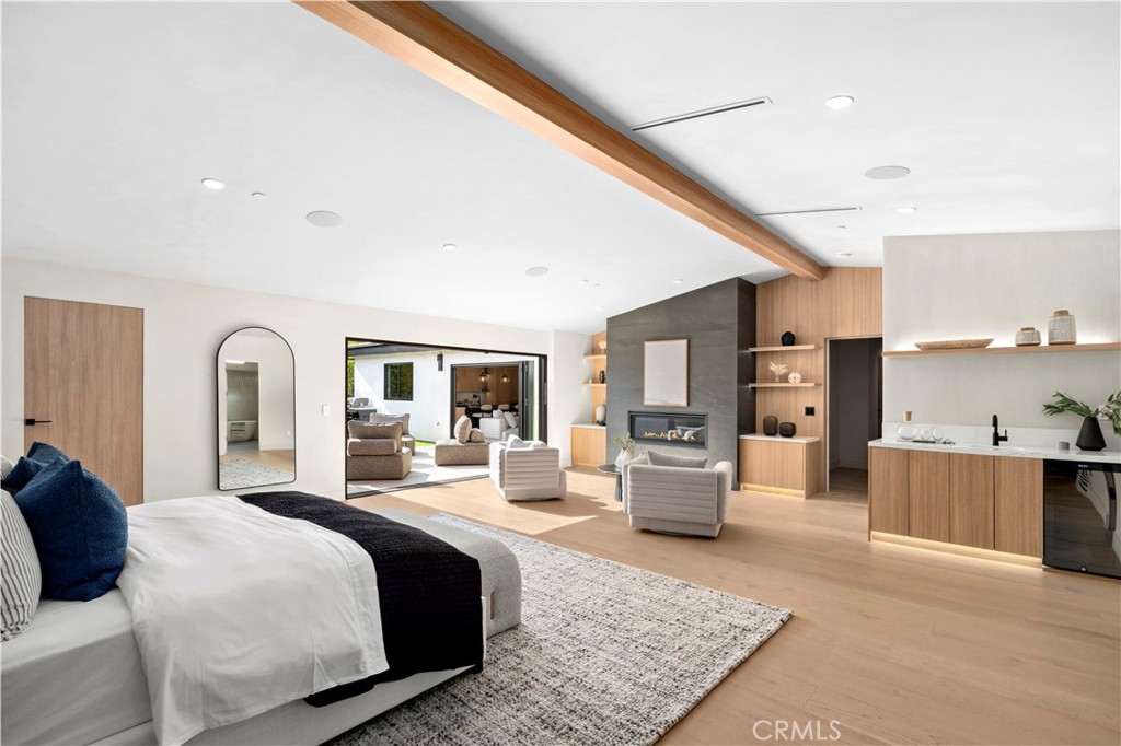 1120 White Sails Way