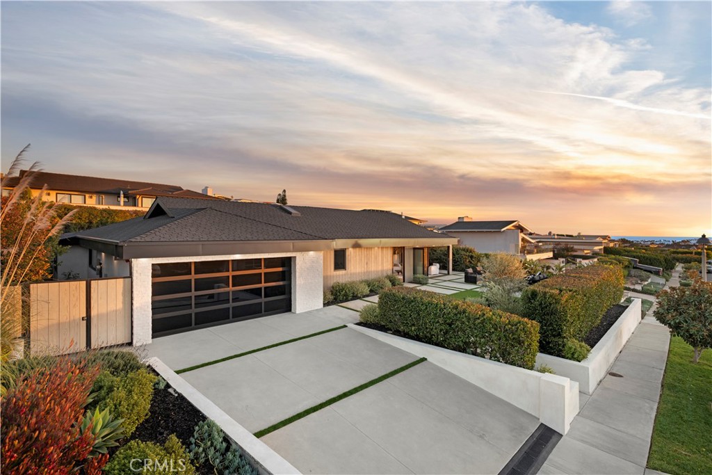 1120 White Sails Way