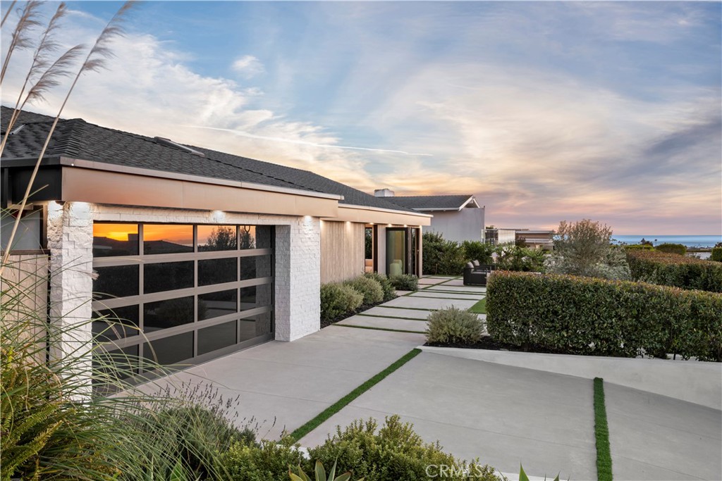 1120 White Sails Way
