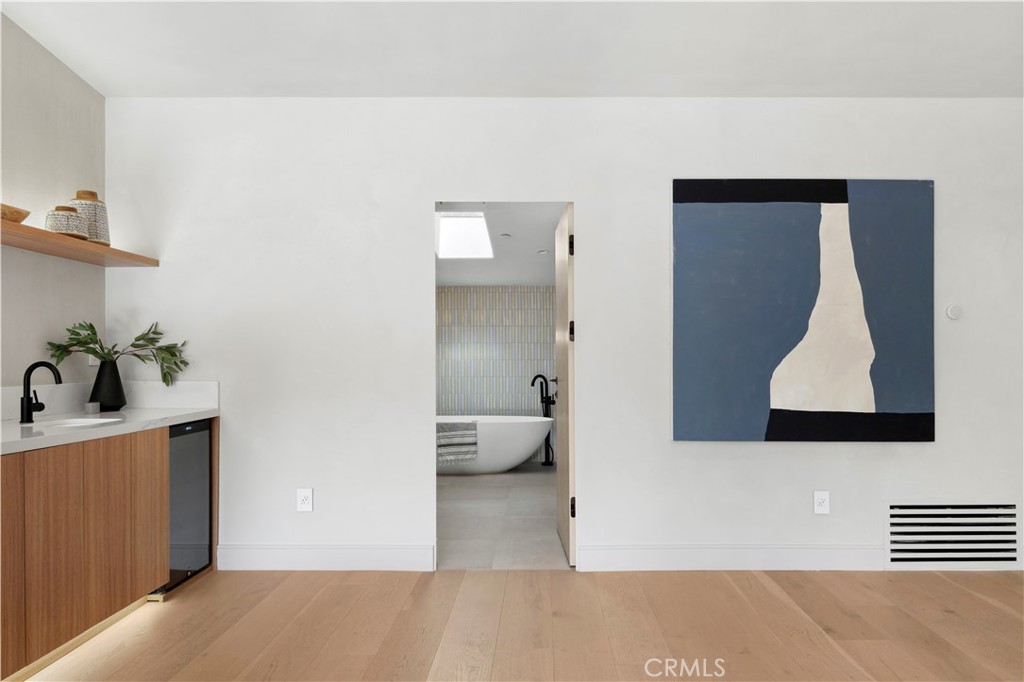 1120 White Sails Way