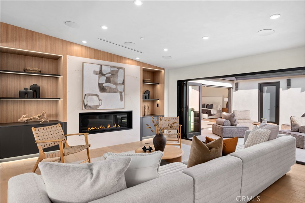 1120 White Sails Way