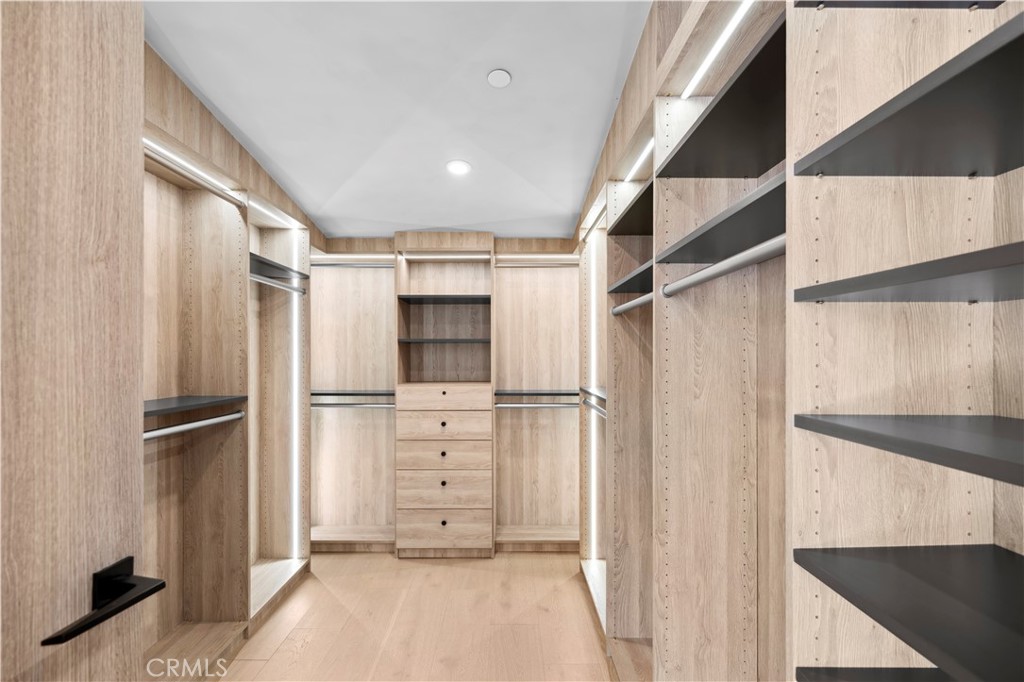 1120 White Sails Way