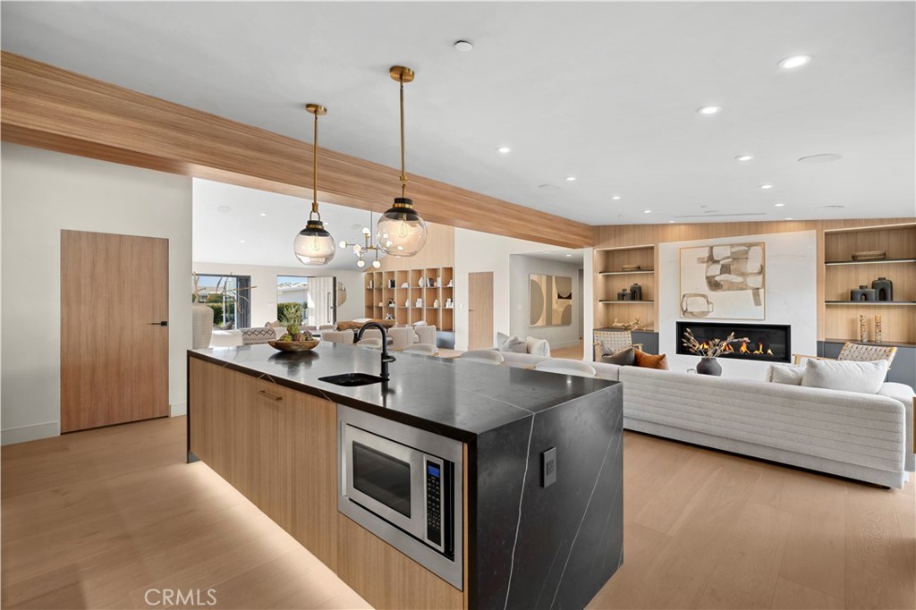 1120 White Sails Way