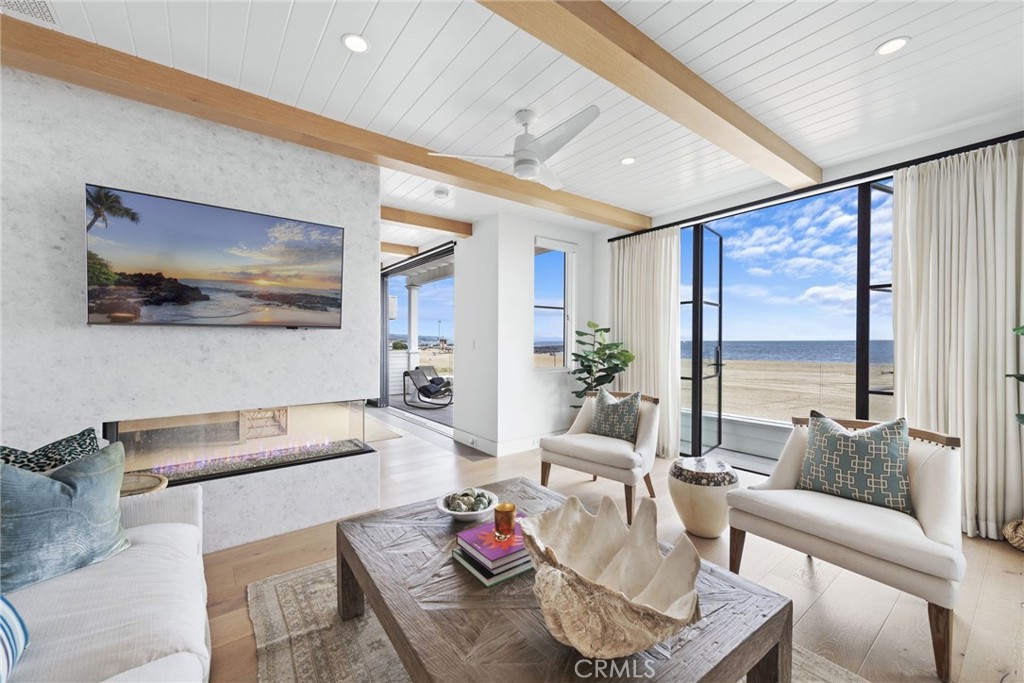 2148 E Oceanfront