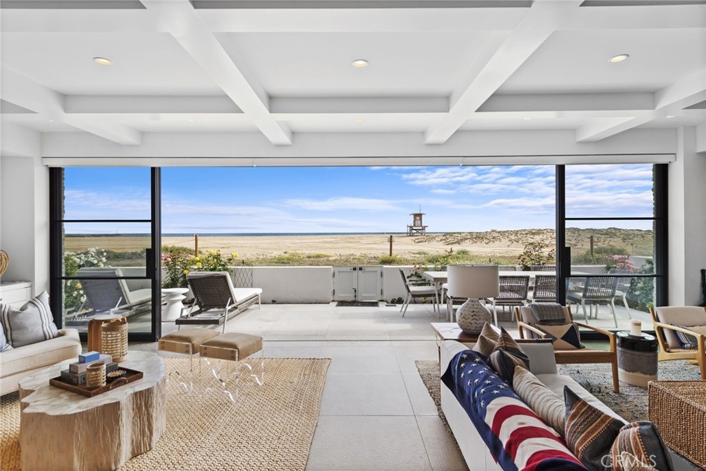 2148 E Oceanfront