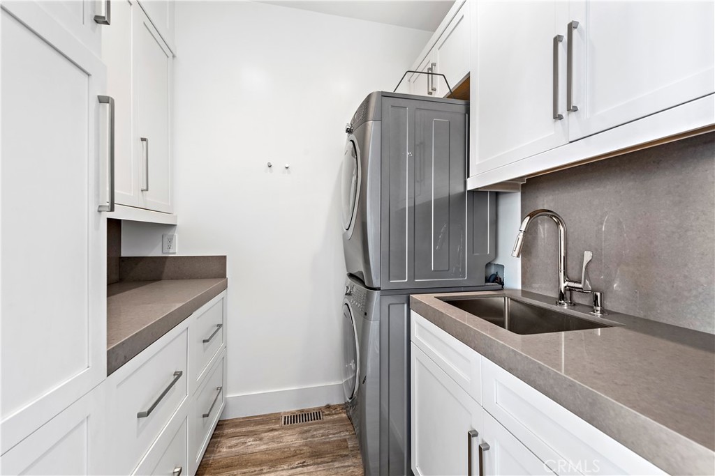 1880 N El Camino Real 74 & 75