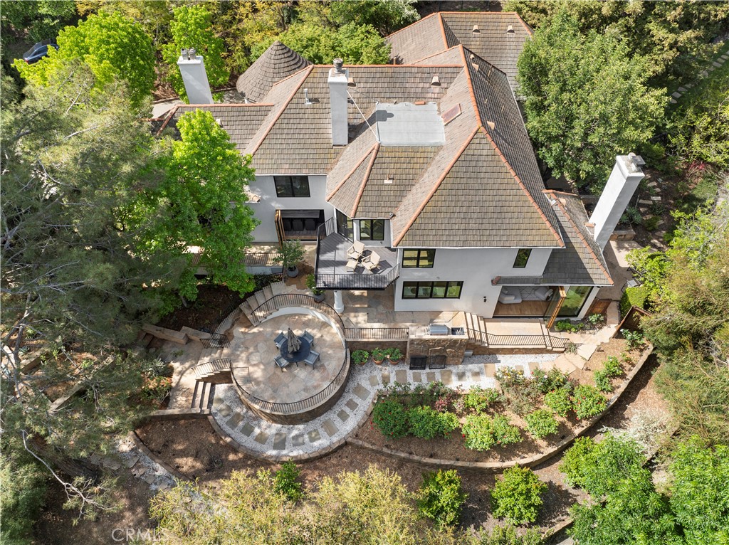 1935 Maverick Lane