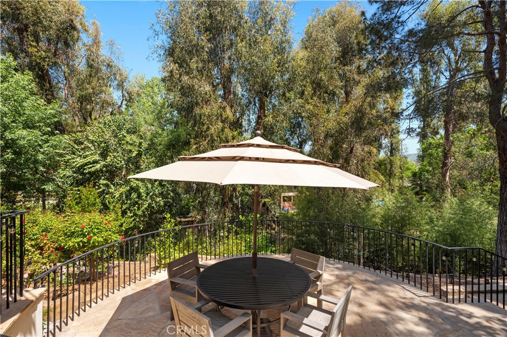 1935 Maverick Lane