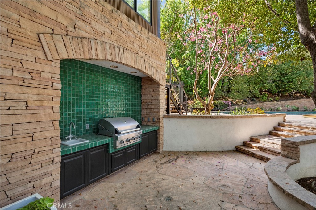 1935 Maverick Lane