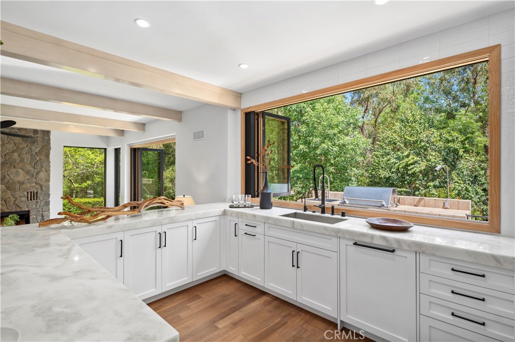 1935 Maverick Lane