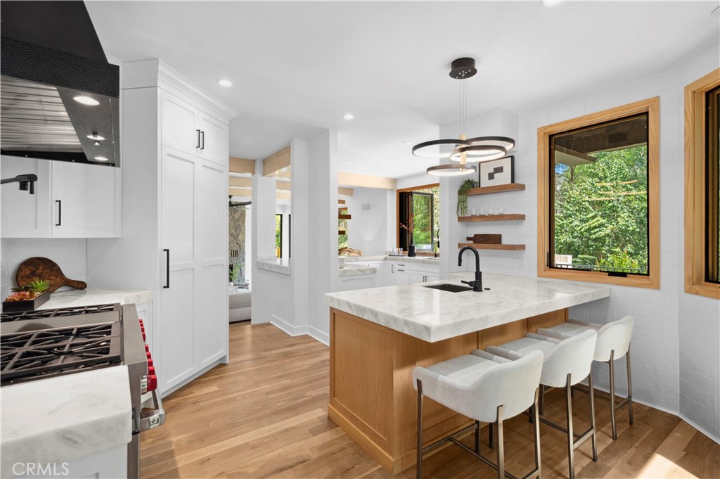 1935 Maverick Lane