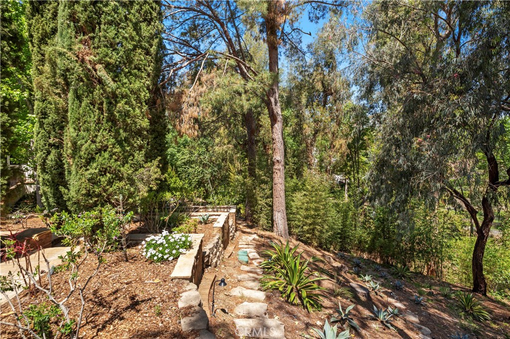 1935 Maverick Lane