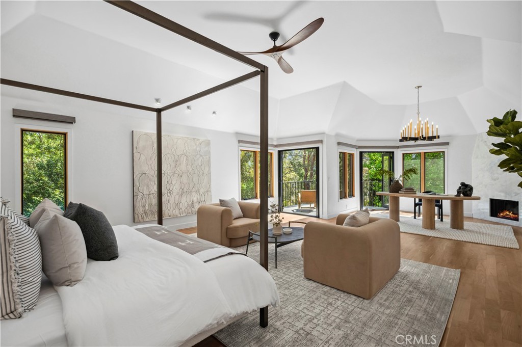 1935 Maverick Lane