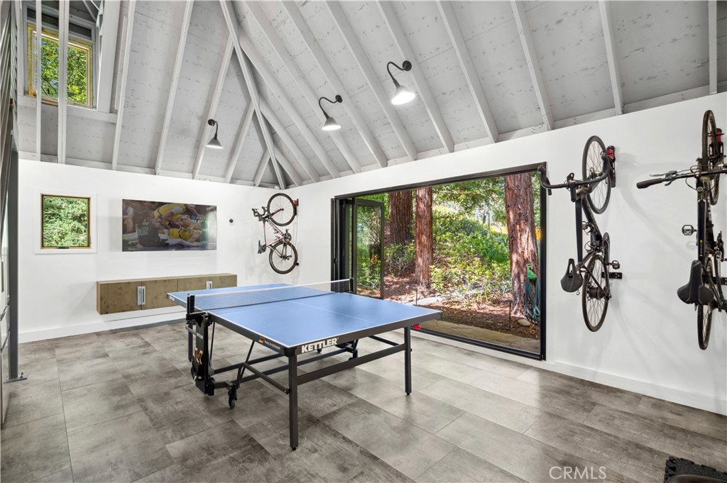 1935 Maverick Lane