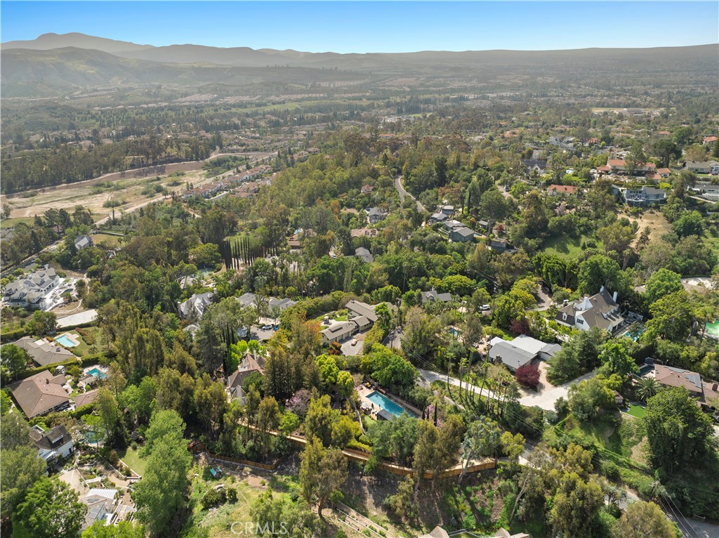 1935 Maverick Lane
