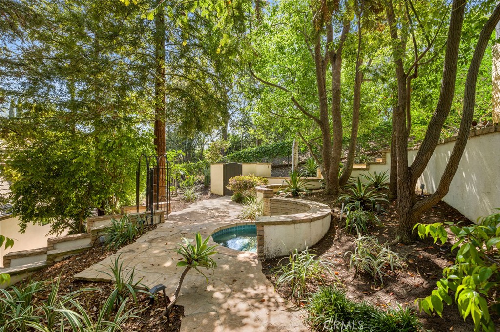 1935 Maverick Lane