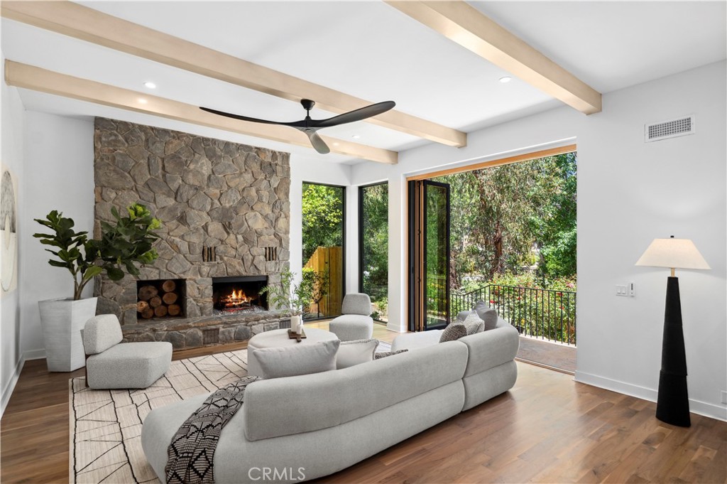 1935 Maverick Lane