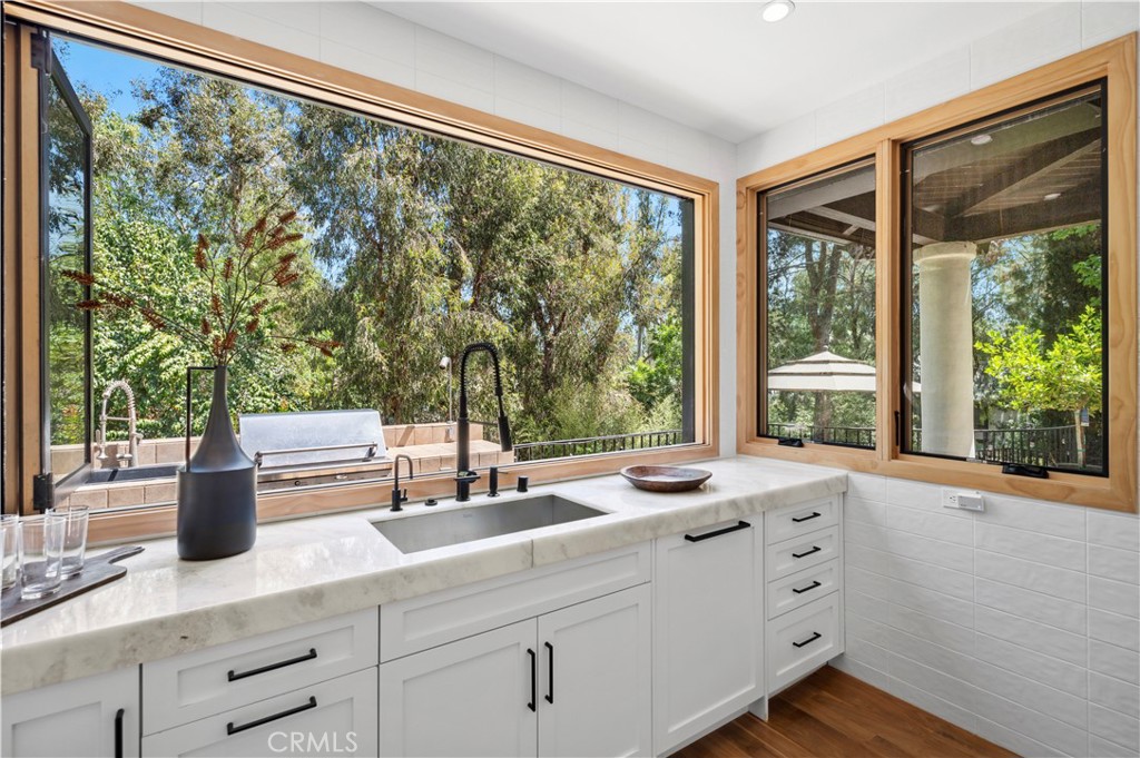1935 Maverick Lane